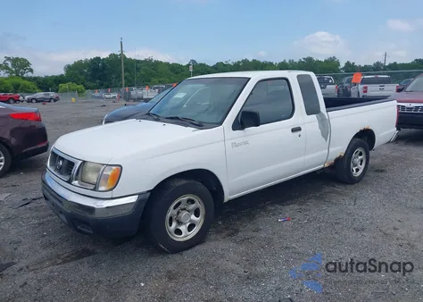 2000 Nissan Frontier Xe z USA, uszkodzony, nr VIN 1N6DD26S1YC353901